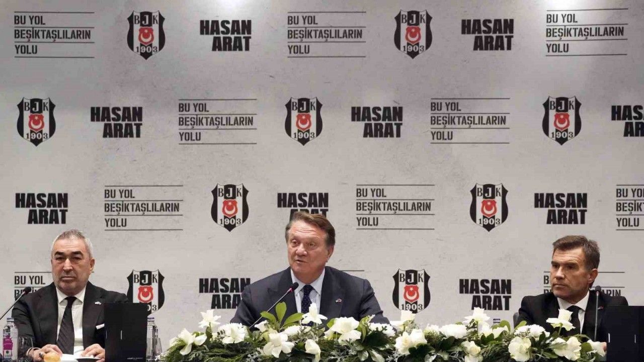 Beşiktaş'ta genç transferler basına tanıtıldı