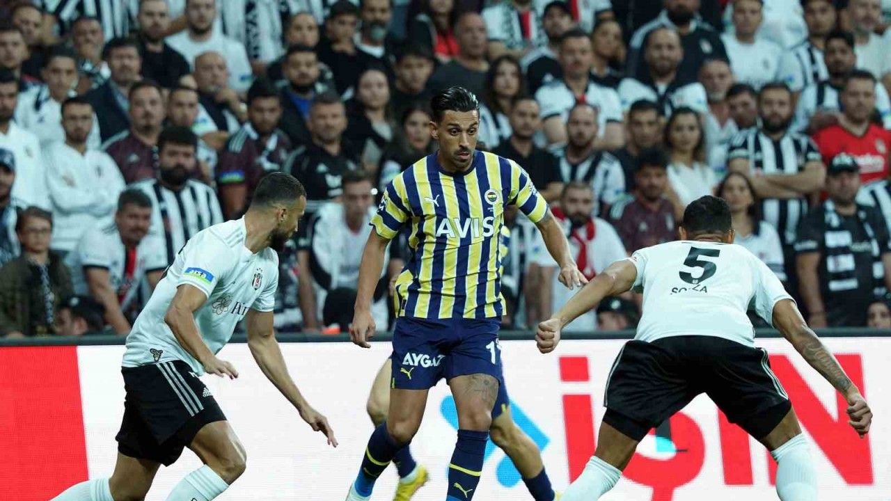 Beşiktaş x Fenerbahçe maçının hakemi Atilla Karaoğlan'ın performansını