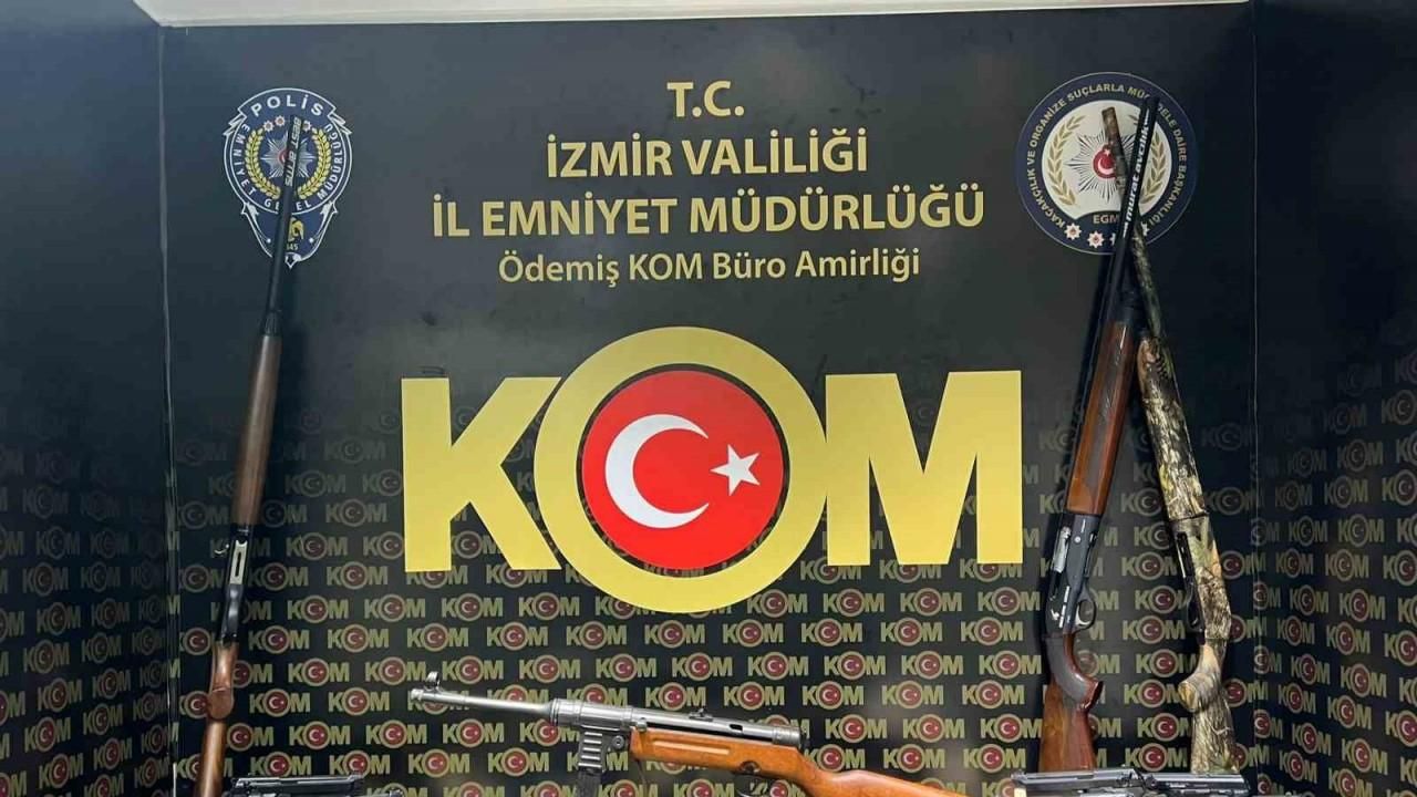 İzmir’de ruhsatsız silah operasyonu: 5 gözaltı