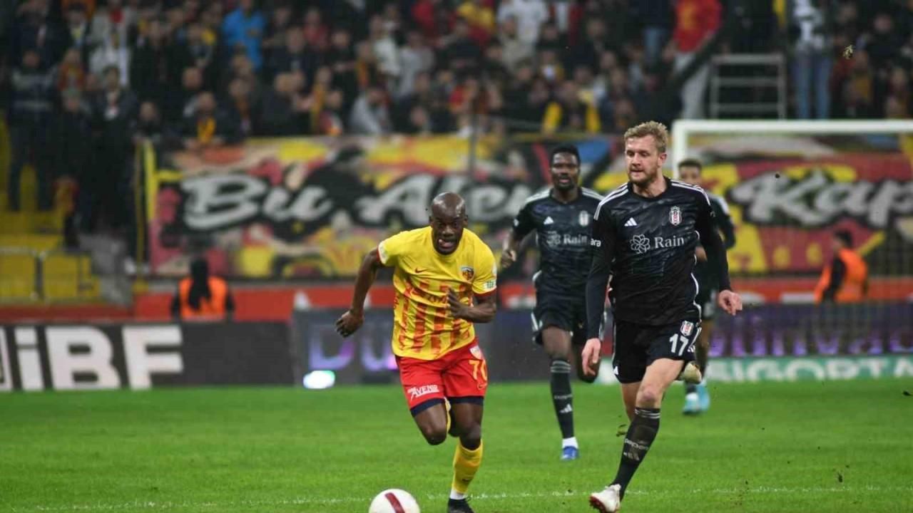 Trendyol Süper Lig: Kayserispor: 0 - Beşiktaş: 0 (İlk yarı)