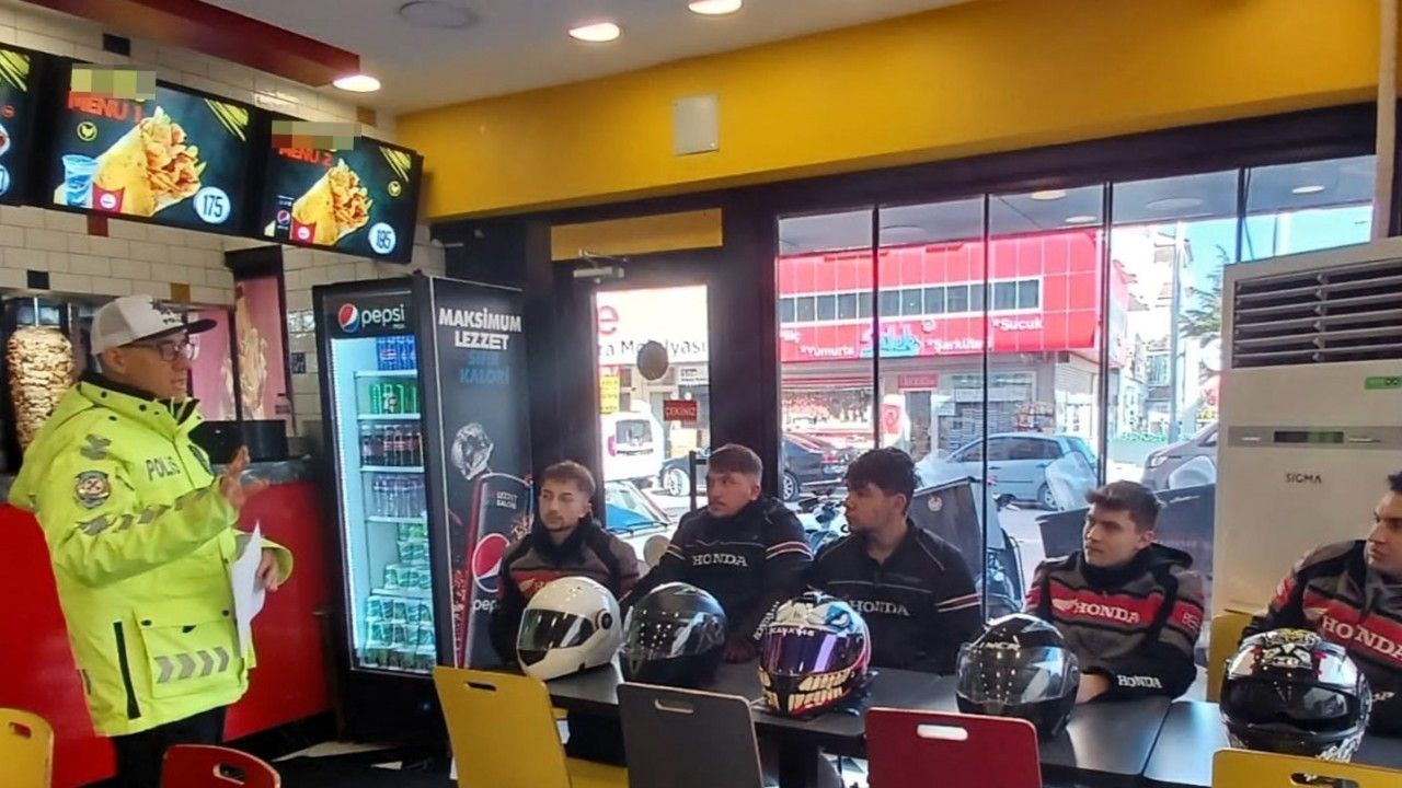 Polisten motokuryelere trafik eğitimi