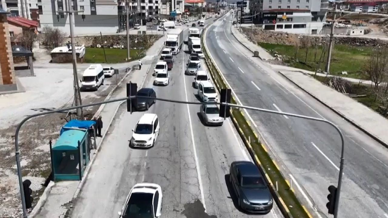 Bitlis’te "Yaşama yol ver fermuar sistemi" tatbikatı yapıldı