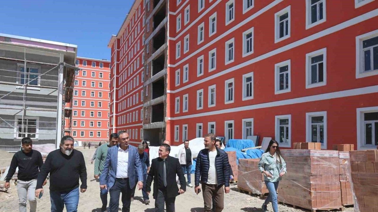 Daire Başkanı Kablan, Bilecik’te devam eden gençlik ve spor yatırımlarını inceledi