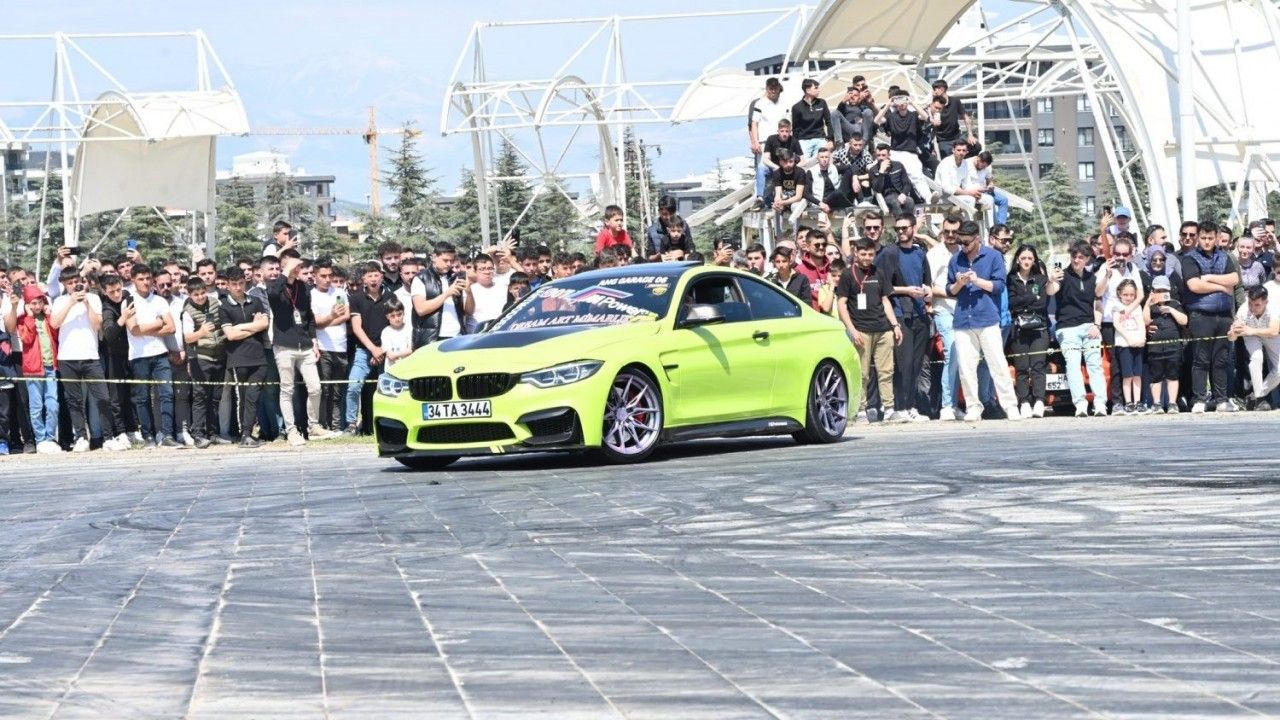 DMD kas hastası Görkem Efe’nin spor arabayla drift hayali gerçek oldu