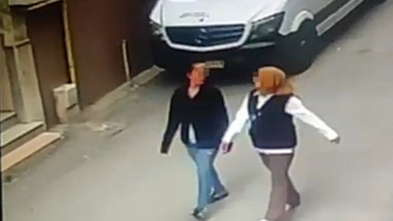 Evlere giren kadın hırsızlar polisten kaçamadı