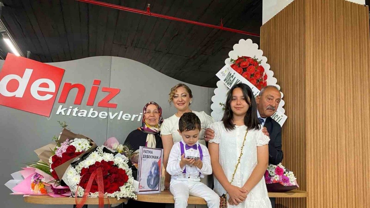 "İnsan Kendine Yabancı" şiir kitabının imza günü düzenlendi