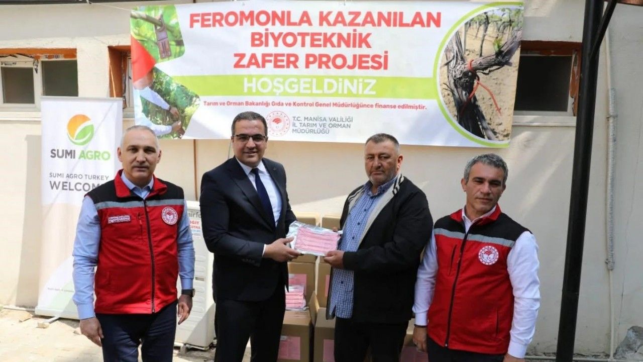 Manisalı çiftçilere salkım güvesine karşı biyolojik destek