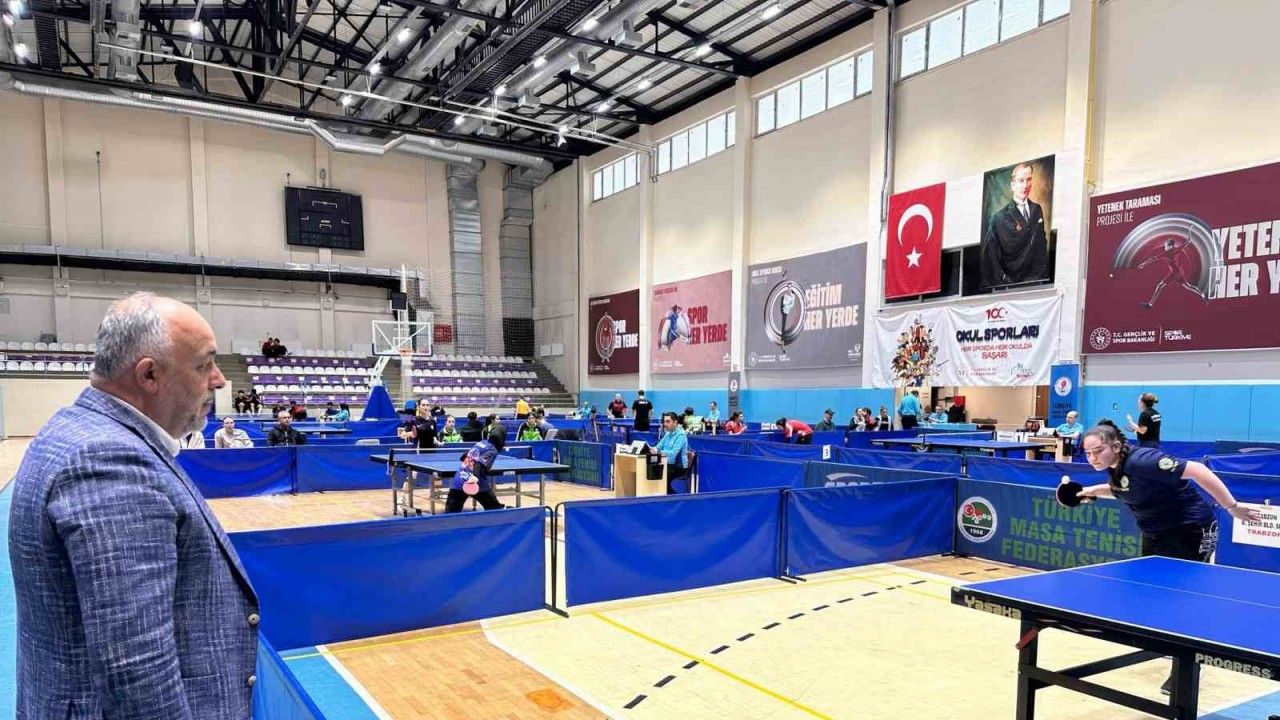 Masa tenisi müsabakaları başladı