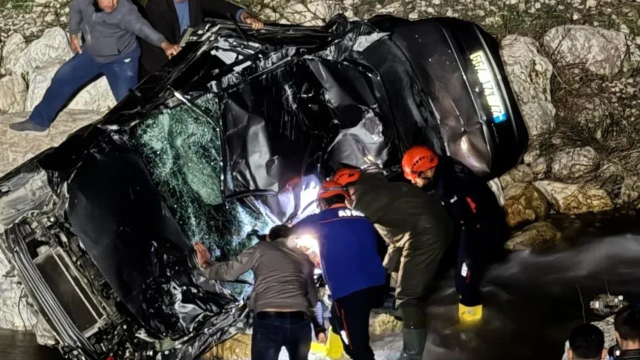 Otomobil dere yatağına yuvarlandı: 1 ölü
