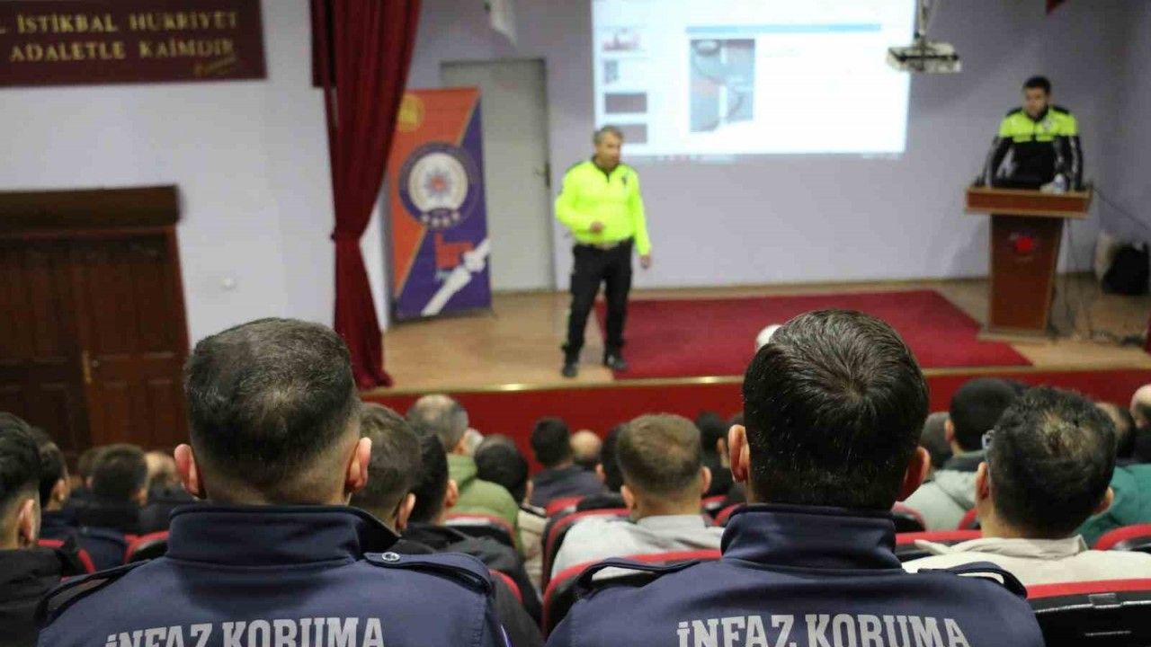 Polisten Ceza İnfaz Koruma Amir ve Memurlarına seminer