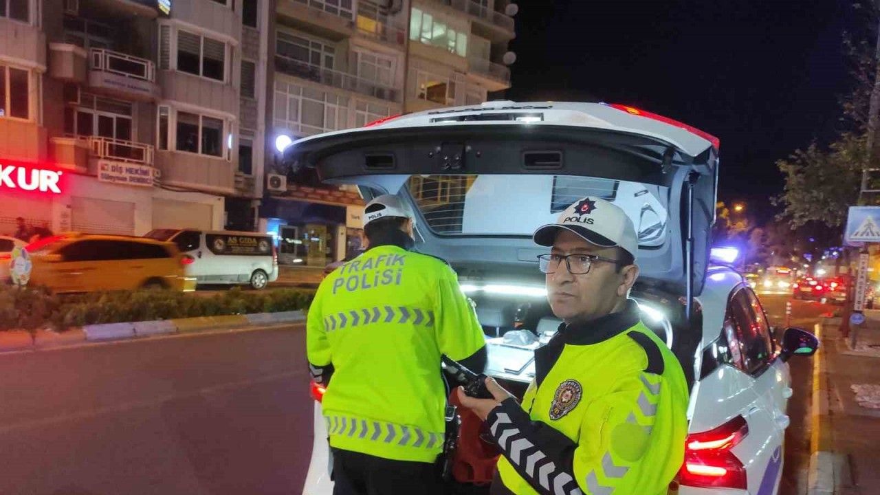 Trafik ekiplerinden ‘reflektör yelek’ denetimi