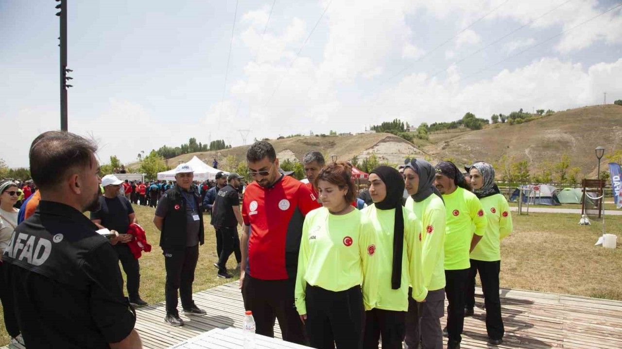 Bitlis’te 780 arama kurtarma ekibin katıldığı akreditasyon kampı başladı