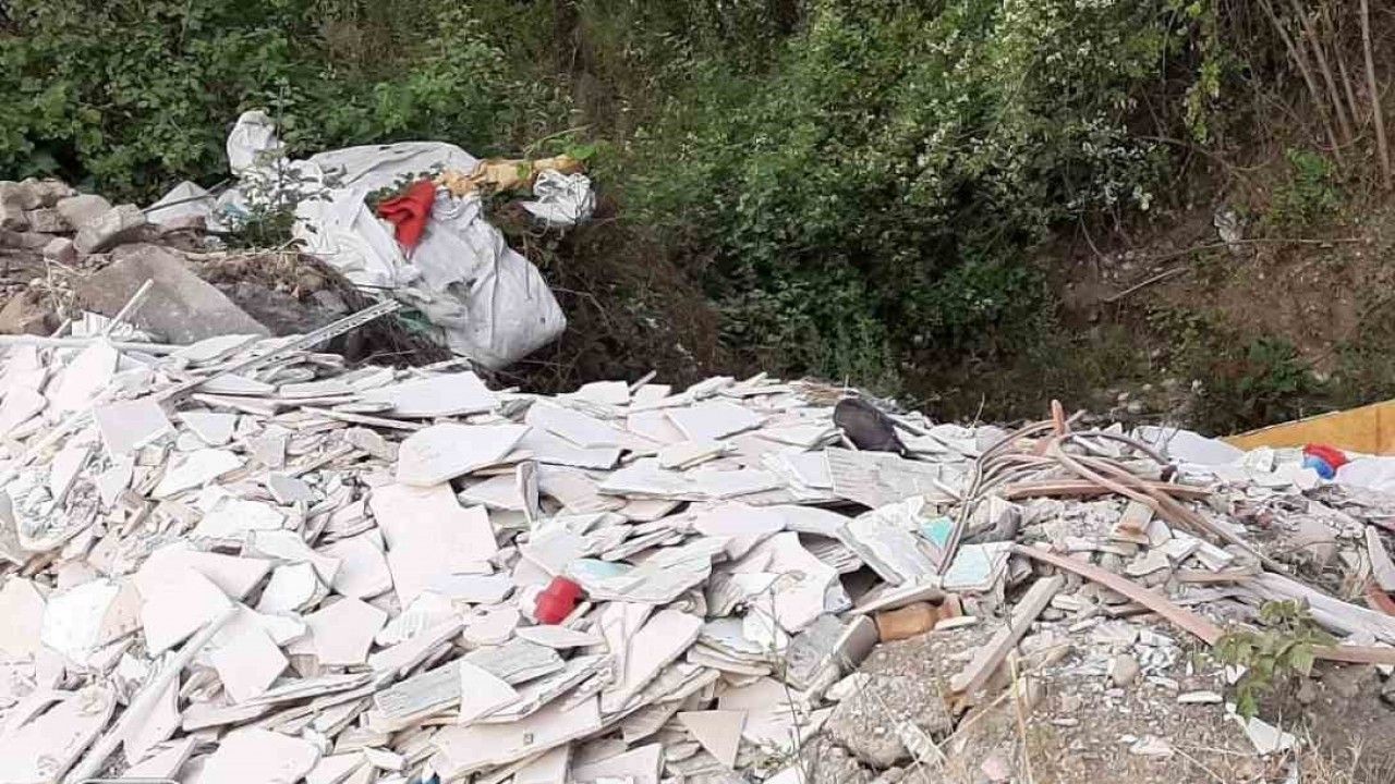 Dere yatağını çöplüğe çevirdiler