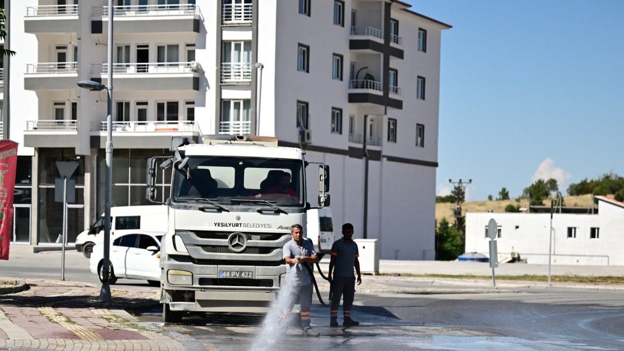 Yeşilyurt Belediyesi’nden temizlik atağı!