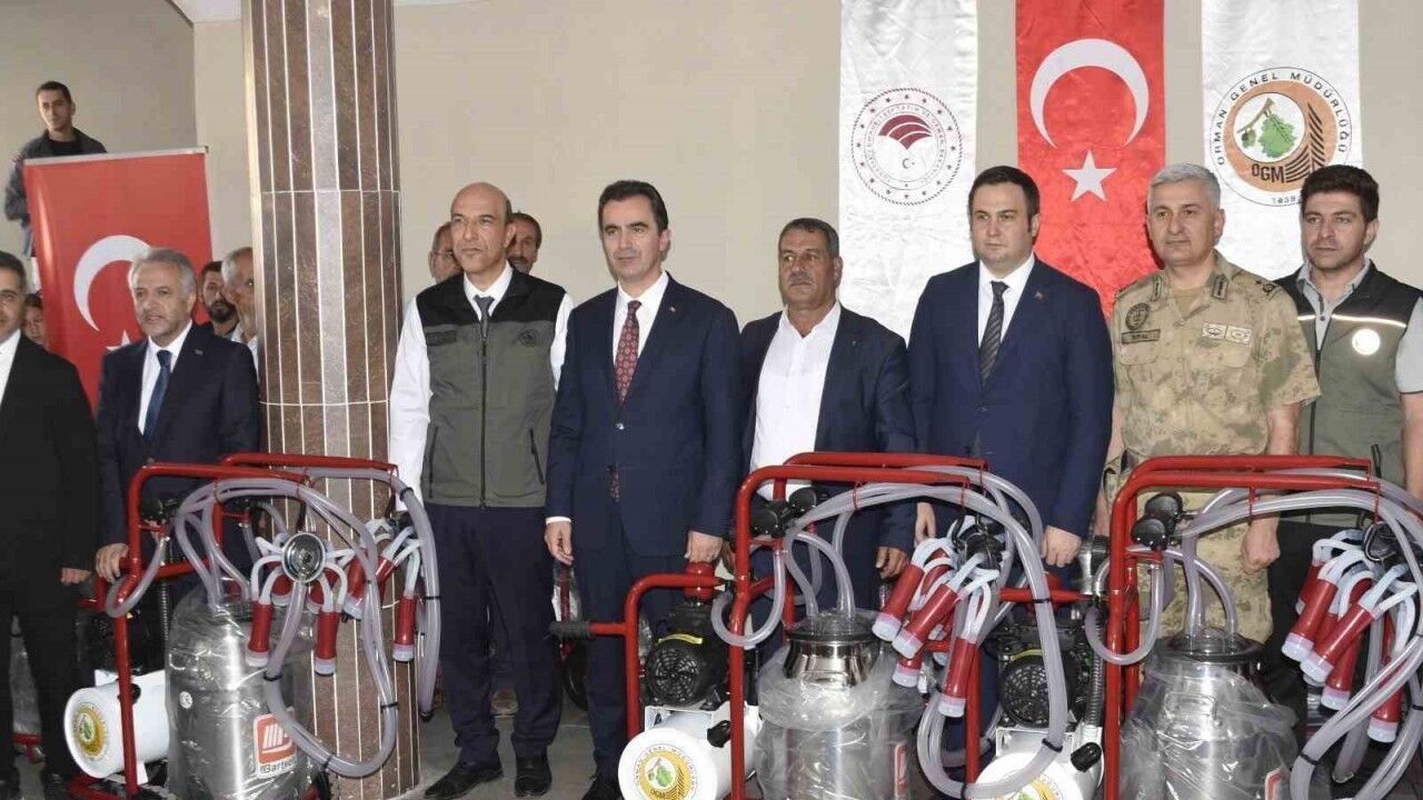Bitlis’te köylülere süt sağım makinesi desteği