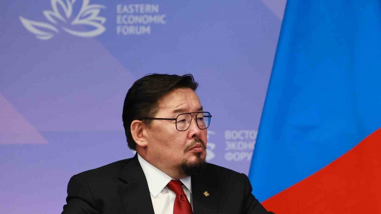 Moğolistan’da yüksek mahkeme, Başbakan Zandanshatar’ın azlini iptal etti