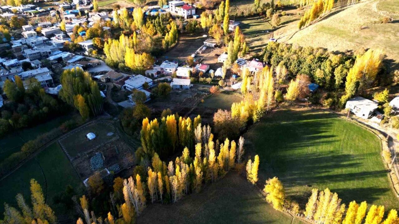 Bitlis’te seyrine doyulmaz sonbahar güzelliği