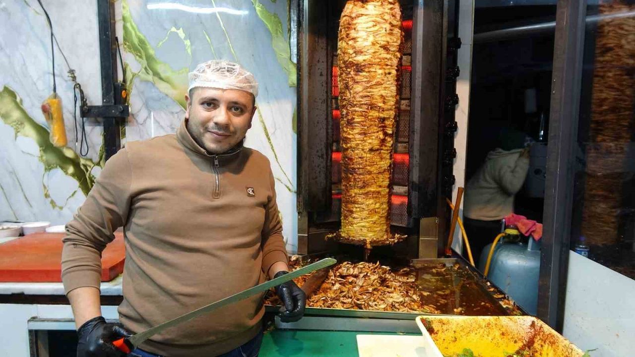 'Kadir Baba' akımı, Kilis'te esnafa renk kattı