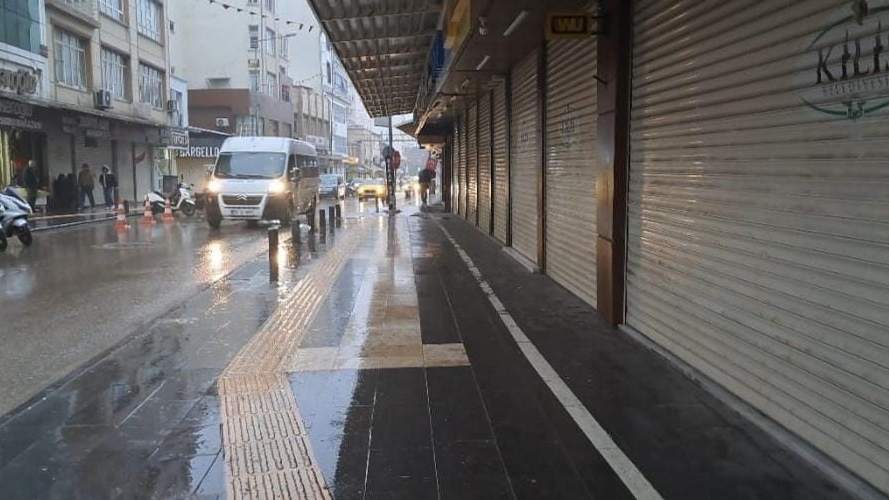 Kilis'te sağanak yağış etkili oluyor