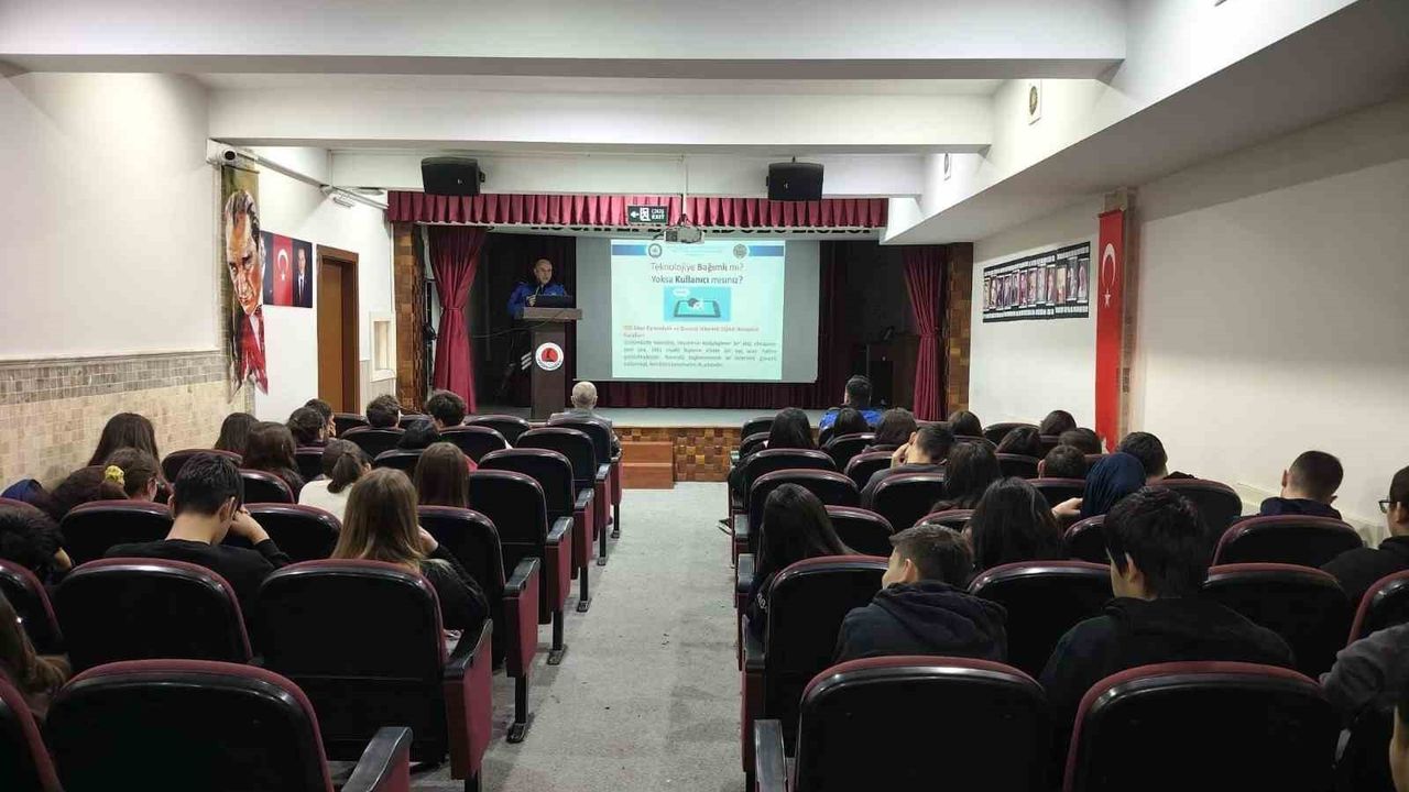 Lise öğrencilerine polisten eğitim