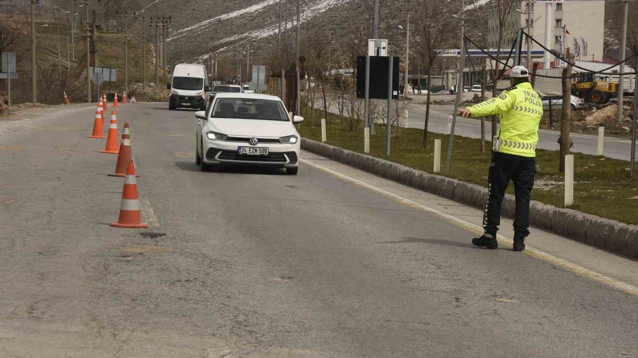 Bitlis'te bayram öncesi sıkı trafik denetimi