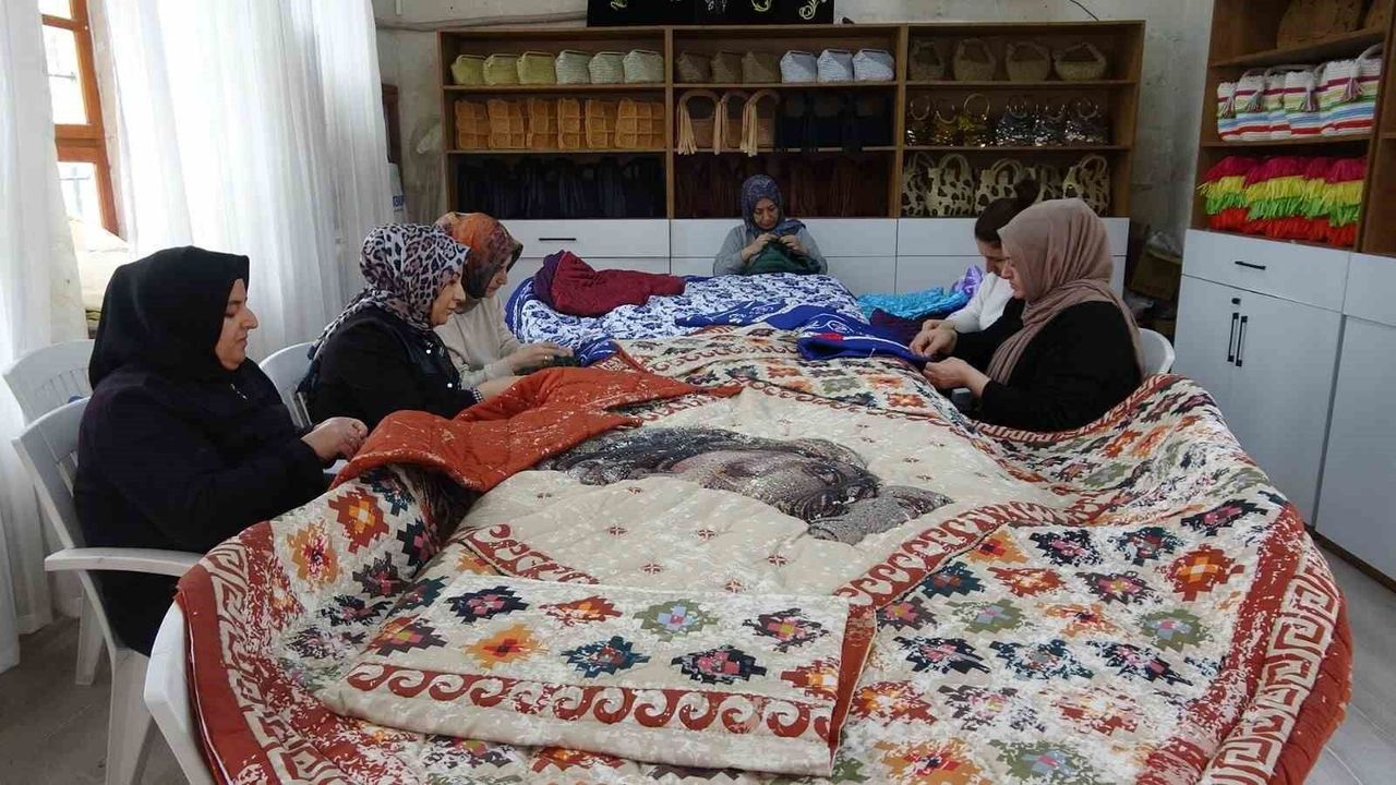 Kilis'te kadınların el emeğiyle yorgancılık yeniden canlanıyor