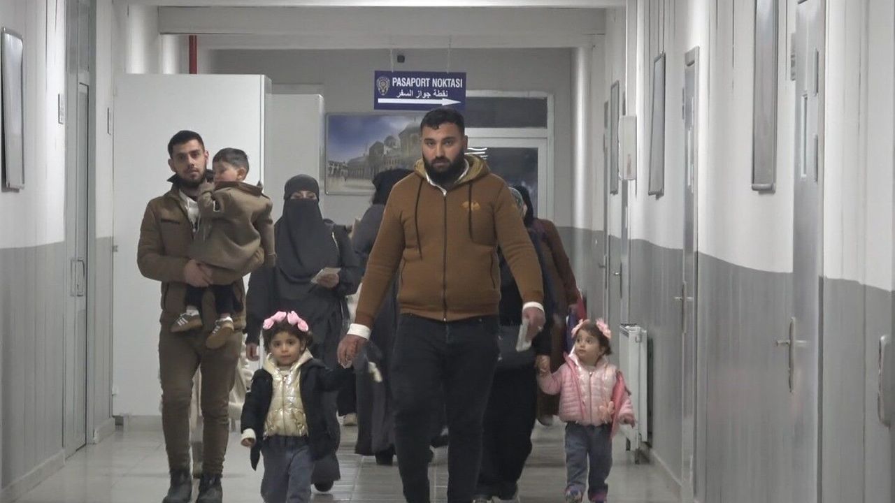 Kilis'te Suriyelilerin gönüllü dönüşü bayram sonrası da sürüyor