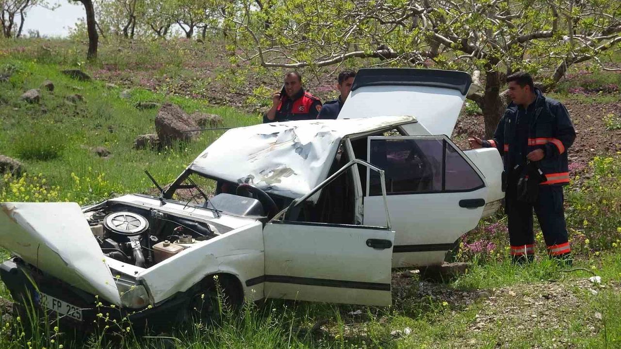 Kilis'te kontrolden çıkan Tofaş fıstık tarlasına girdi: 4 yaralı