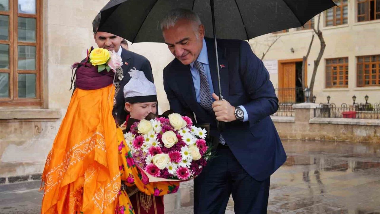 Kilis'te tarihi eserler yürütülen restorasyon çalışmalarıyla yeniden ayağa kaldırılıyor