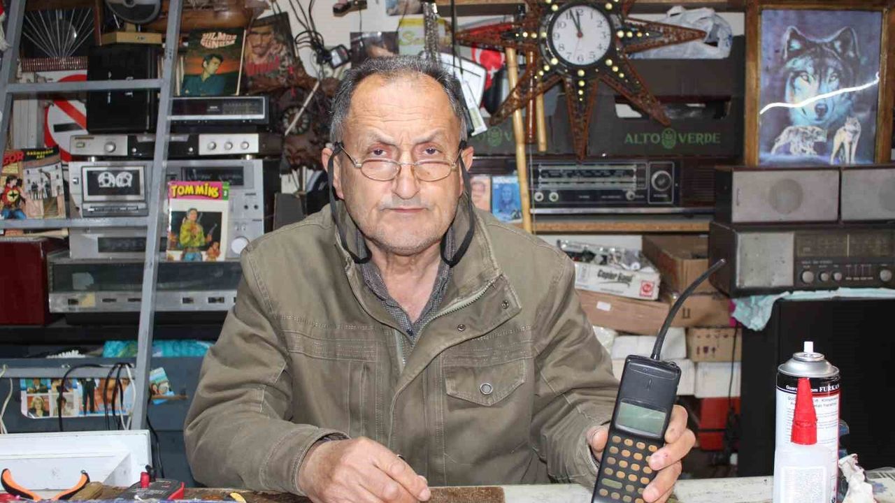 Ajan filmlerinin uydu telefonu Aydın'da yeniden çalıştı