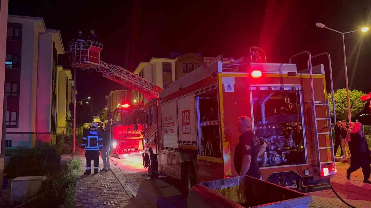 Elazığ'da korkutan yangın: 1'i hamile 4 kişi dumandan etkilendi