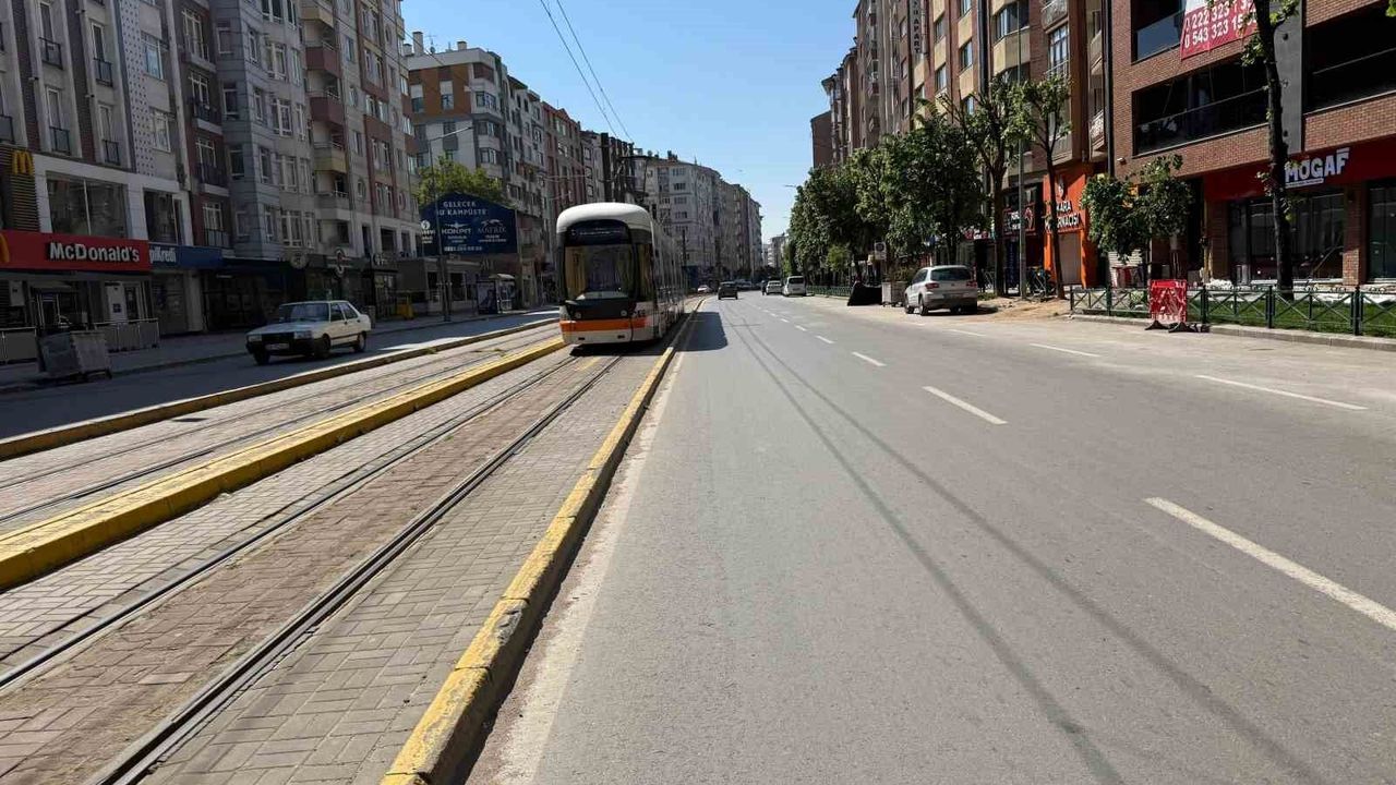 Eskişehir'de bayramın ilk günü sokaklar boş kaldı