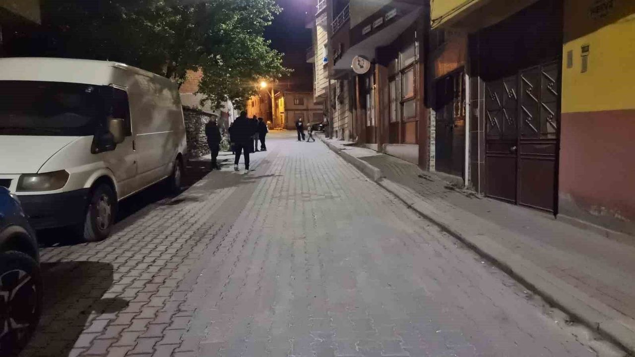 Kütahya Domaniç'te gece yarısı peş peşe iki deprem meydana geldi