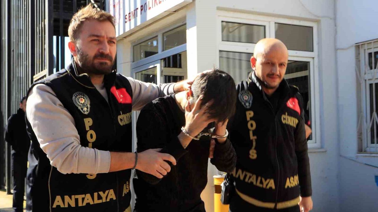37 haftalık hamile eşini bacaklarından vurmuştu: Sanığın tut