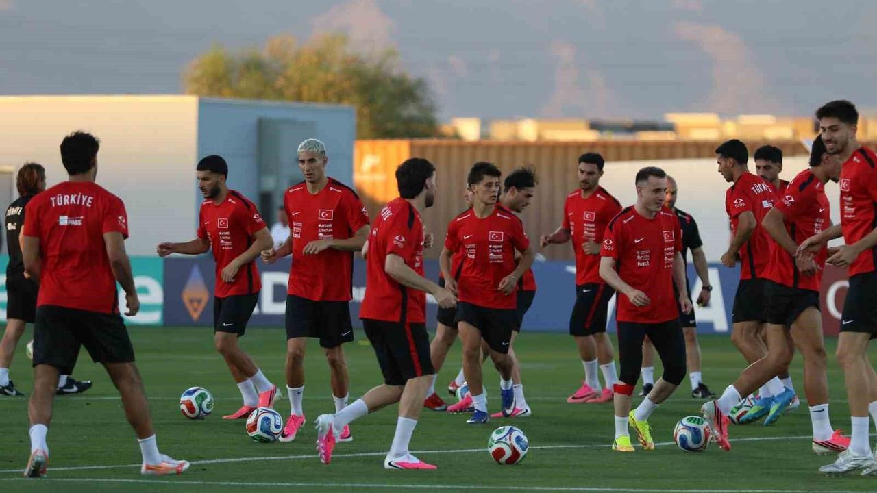 A Milli Futbol Takımı, Avustralya maçının hazırlık