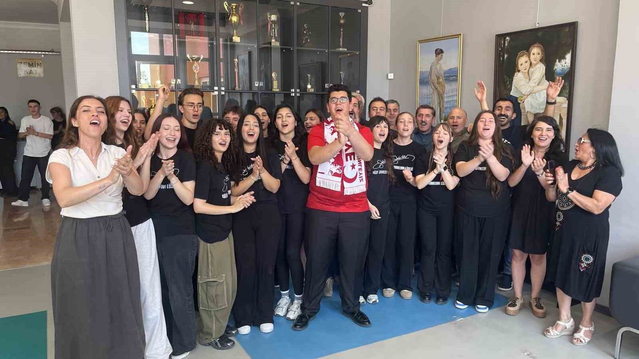 A Milli Takım'ın Dünya Kupası'ndaki marşı Bursalı öğrenciler