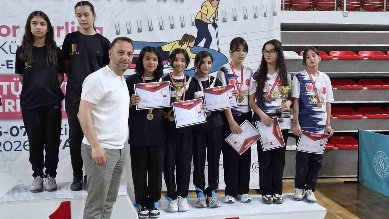 Afyonkarahisarlı sporculardan Floor Curling Türkiye Şampiyon