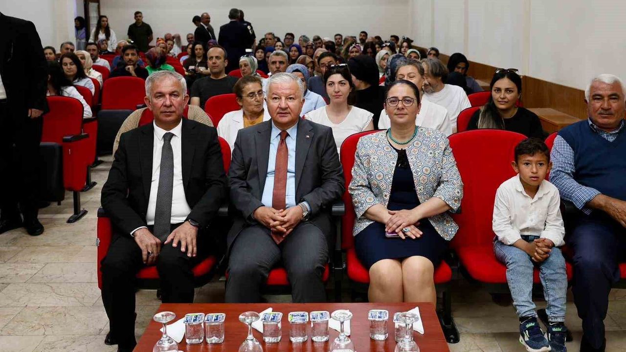 Aksaray'da okullarda velilere narkotik farkındalık eğitimi v
