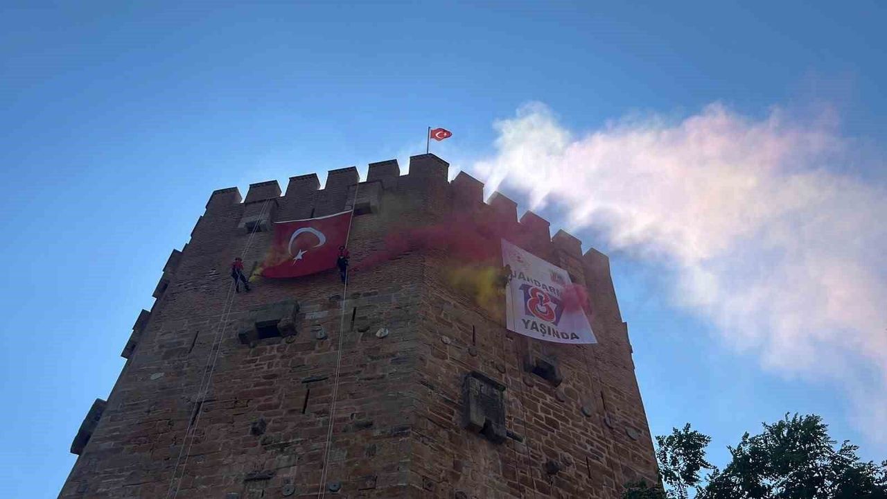 Alanya'da JAK ekiplerinden Alanya Kızılkule'de nefes kesen g