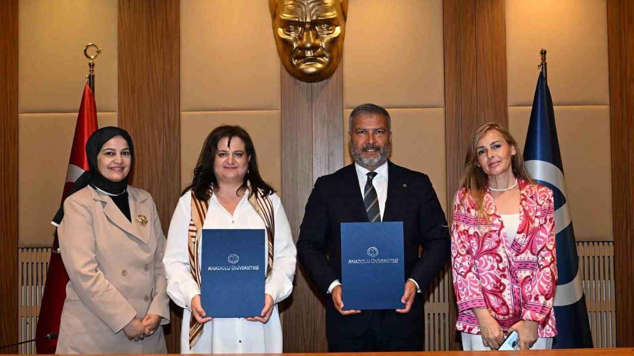Anadolu Üniversitesi ve Kosovo Haxhi Zeka Üniversitesi arası
