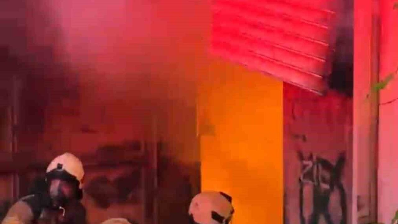 Ataşehir'de mobilya imalathanesinde yangın