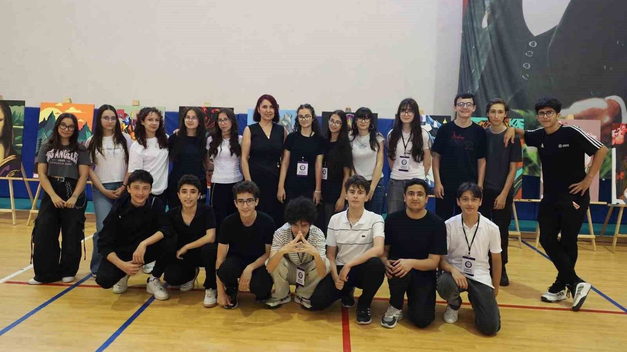 Bafra Fen Lisesi'nde sanat rüzgarı: 106 eser sergilendi