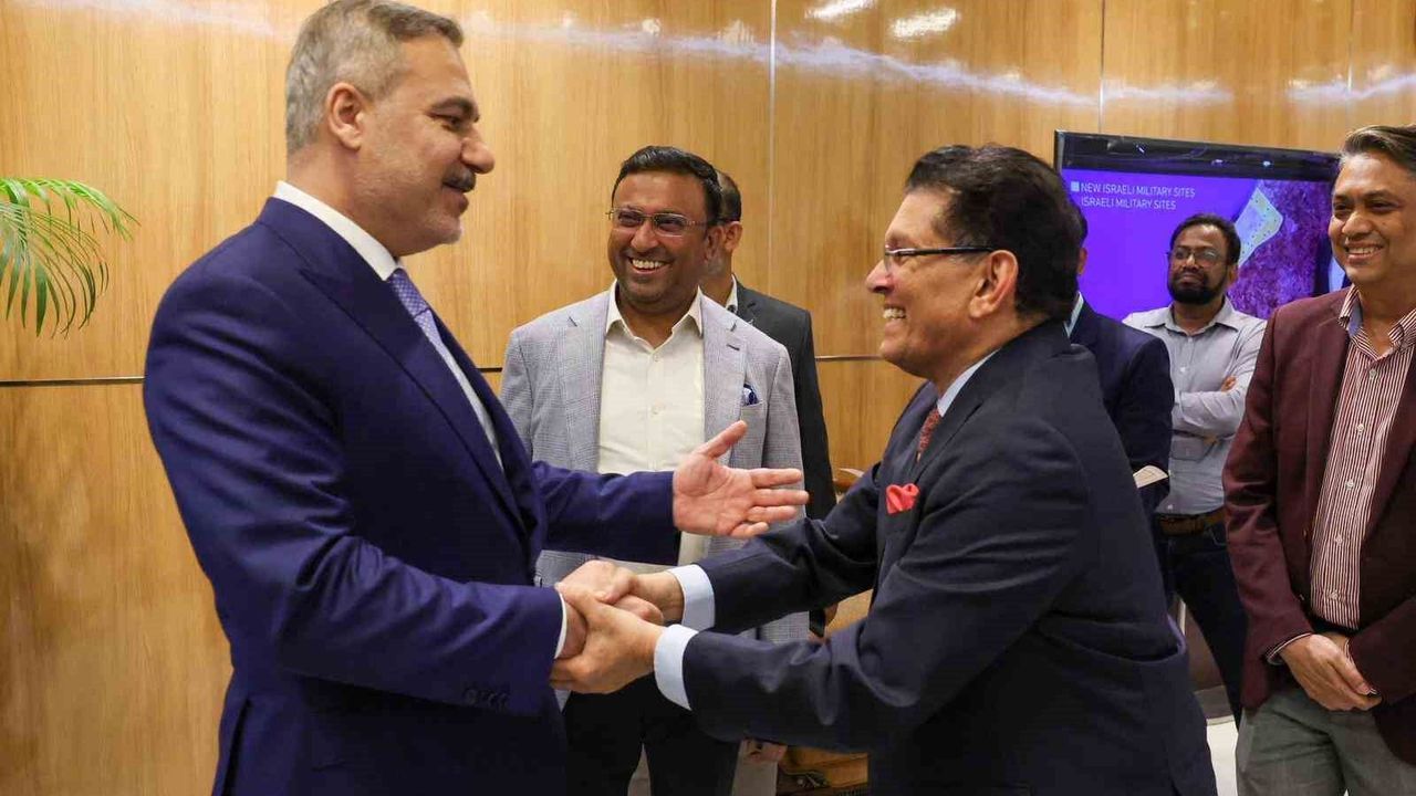 Bakan Fidan, Bangladeş'te mevkidaşı Rahman ile bir araya geldi
