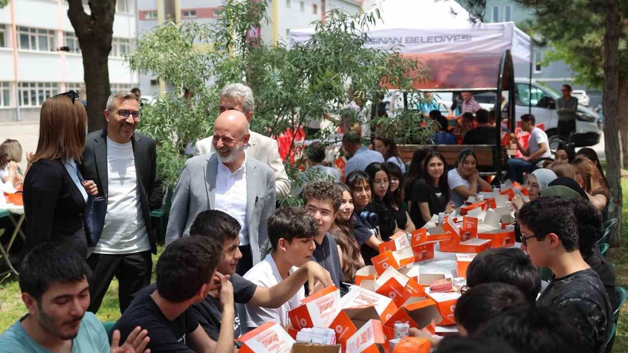 Başkan Çolakbayrakdar: 'Gençlerimizin hayallerine dokunan pr