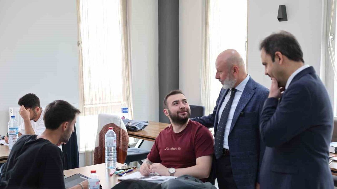 Başkan Çolakbayrakdar, sınava girecek öğrencilere başarılar 