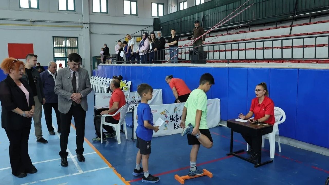 Başkan Eyüp Kahveci öğrencilerle gelecek hedeflerini konuştu