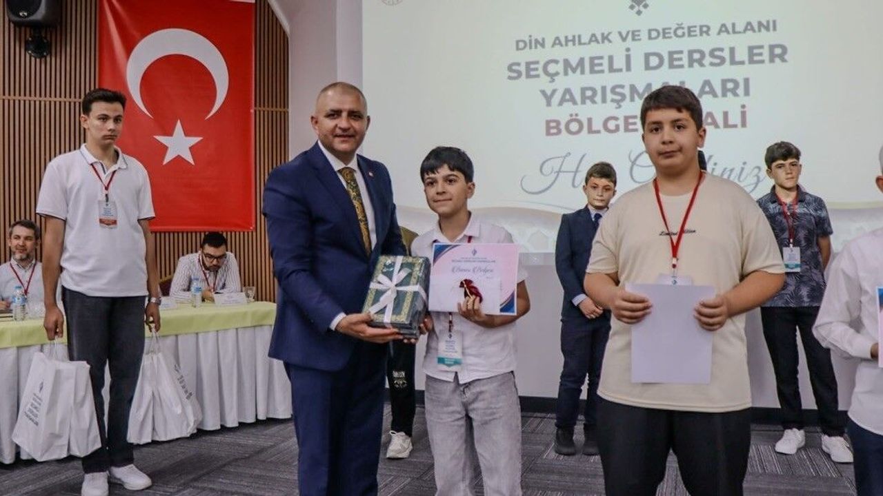 Bilecikli öğrenci, Kur'an-ı Kerim'i Güzel Okuma Yarışması'nd