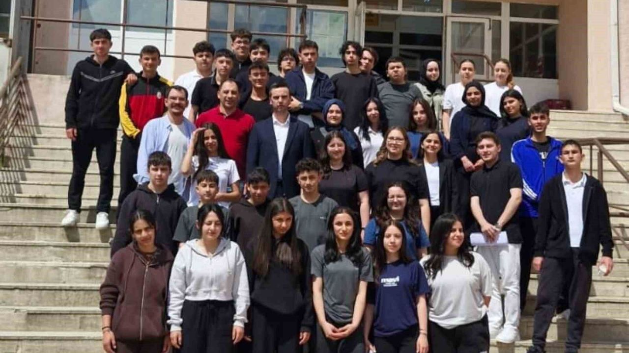 Bilecik'te 2 bin lise öğrencilerine kariyer yolculuğunda güç