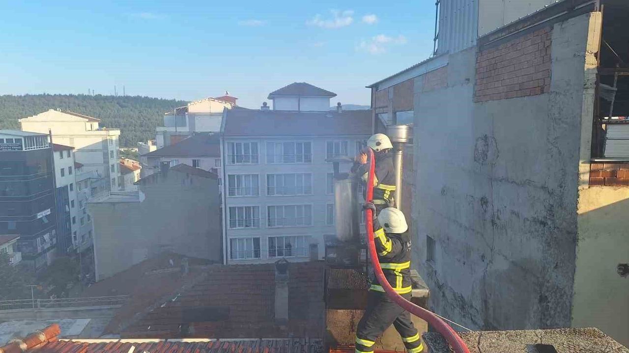 Bilecik'te restoranın bacasında korkutan yangın