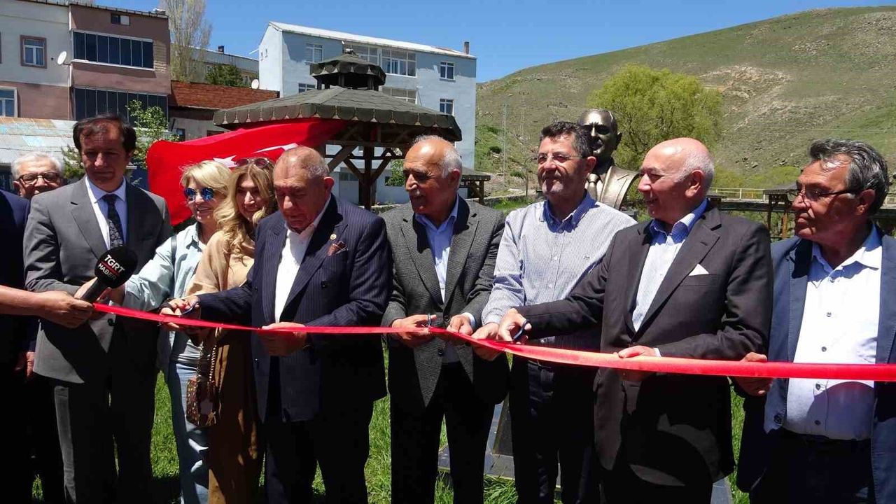 Çıldır'da Karaçay Çayı üzerine yaptırılan köprü törenle açıl